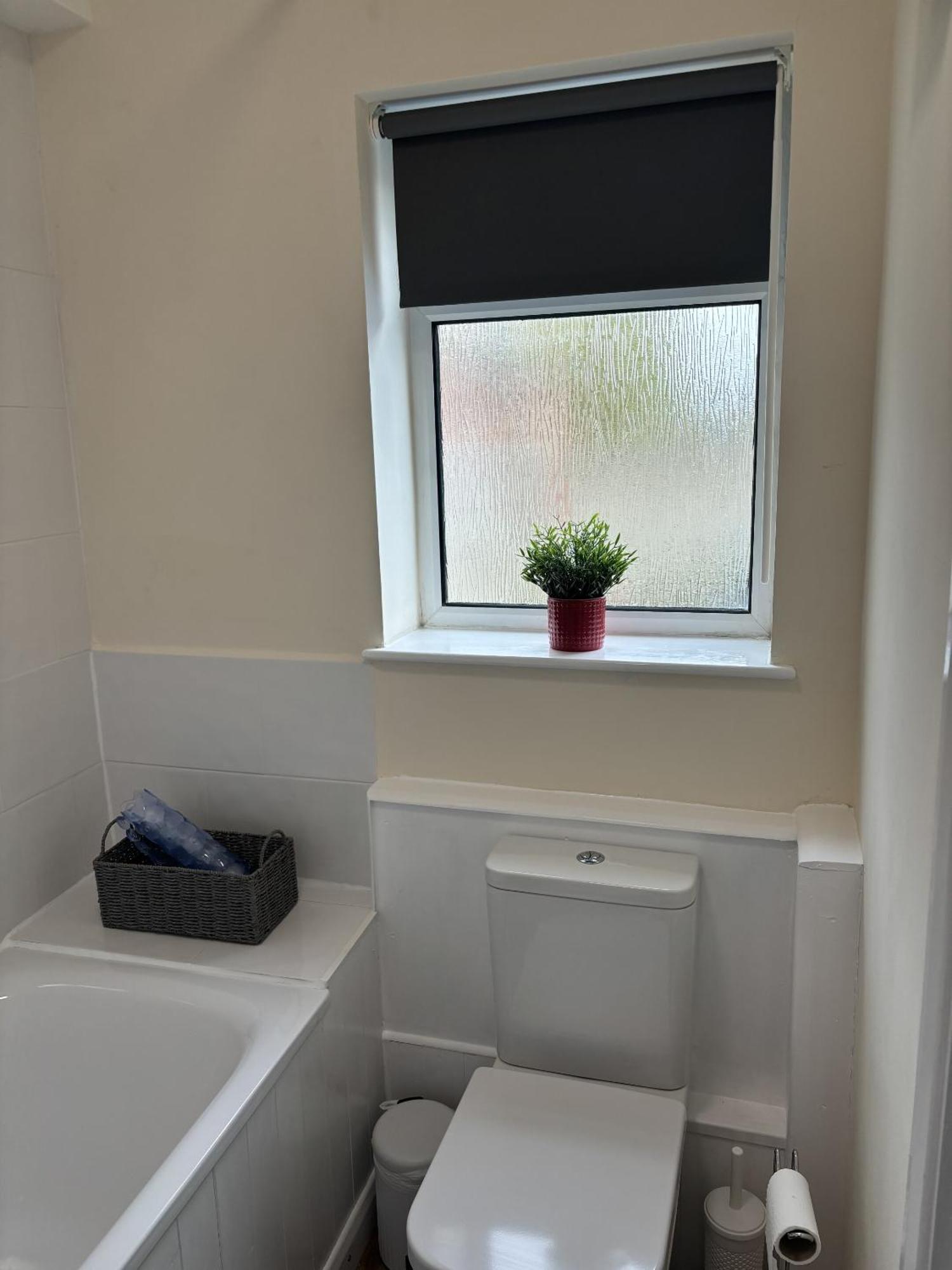 Central - 1 Bed, Cosy Retreat Swindon Exteriér fotografie